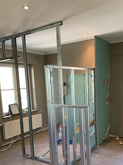 Petits Travaux - Avant