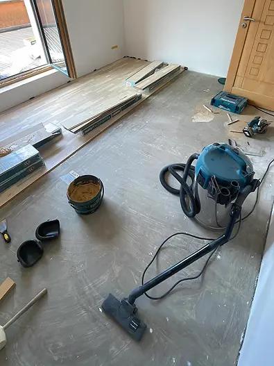 Petits Travaux - Avant